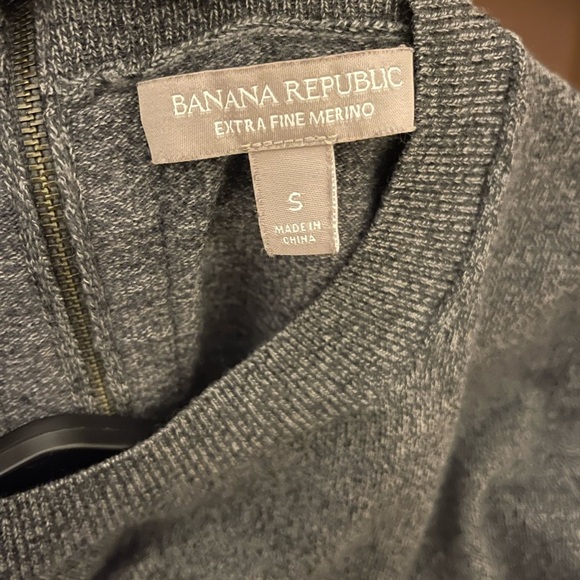 Banana Republic Elbow Sleeve Sweater Gray Extra Fine Merino Wool Blend - Picture 3 of 4
